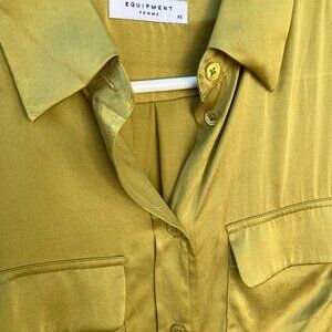 NWT Equipment silk shirt Size XS